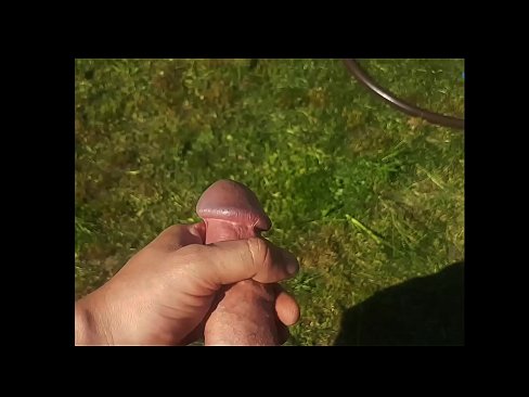 ❤️ Vruća zgodnica jebe svoju ružičastu macu i svršava špricom u ljetnom vrtu ❤️ Porno na hr.centr-klassiki.ru ❌❤